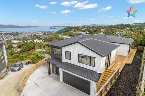 Photo of property in 12 Poto Road, Normandale, Lower Hutt, 5010