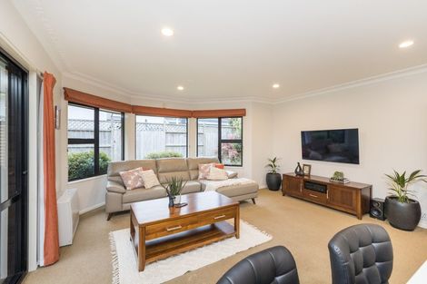 Photo of property in 15 Phoenix Avenue, Hokowhitu, Palmerston North, 4410