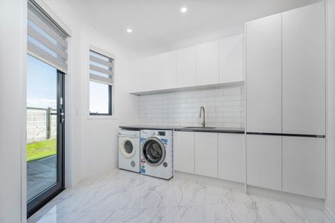 Photo of property in 17 Fred Harsant Drive, Cooks Beach, 3591