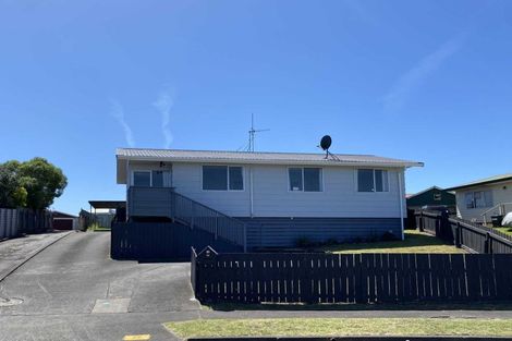 Photo of property in 12 Karyn Street, Castlecliff, Whanganui, 4501