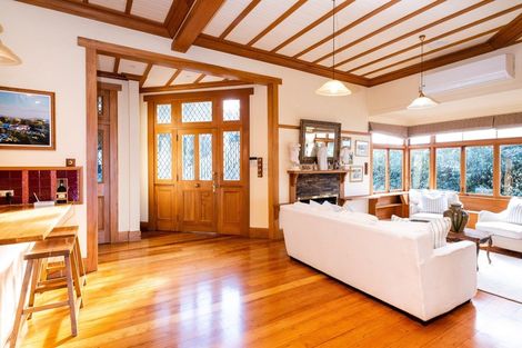 Photo of property in 16 Hukarere Road, Bluff Hill, Napier, 4110