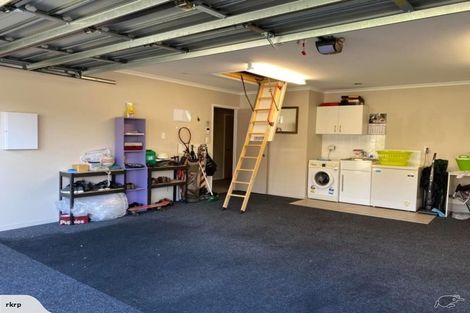Photo of property in Caversham Park, 2/34 Caversham Road, Westmere, Whanganui, 4501