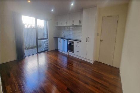 Photo of property in 28 Catlins Place, Fairview Heights, Auckland, 0632