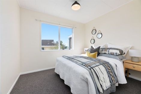 Photo of property in 43 Aldern Road, Massey, Auckland, 0614