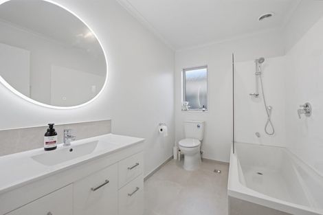 Photo of property in 16 Harore Road, Takanini, 2112