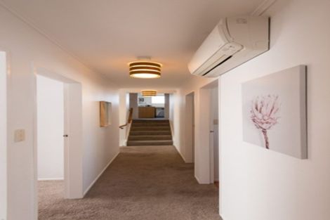 Photo of property in 33 Saint Aidans Way, Tawa, Wellington, 5028