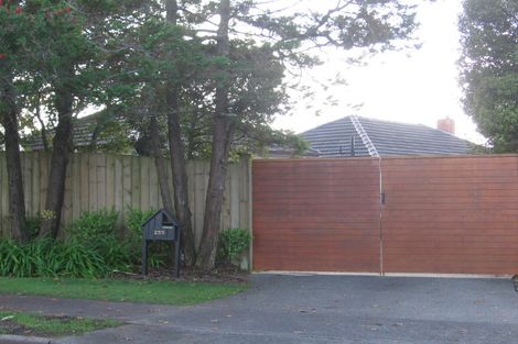 Photo of property in 1/253 East Coast Road, Mairangi Bay, Auckland, 0630