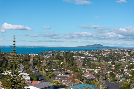 Photo of property in 11 Barker Rise, Northcross, Auckland, 0632