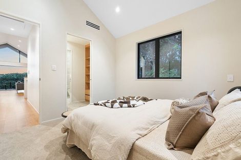 Photo of property in 15c Kiri Place, Mairangi Bay, Auckland, 0630