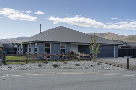 Photo of property in 16 Magnetic Place, Cromwell, 9310