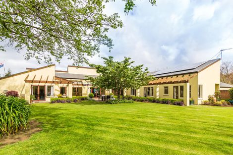 Photo of property in 280 Gillespie Place, Acacia Bay, Taupo, 3385