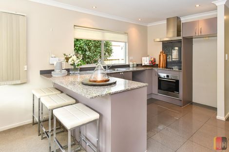 Photo of property in 5 Wairua Place, Pukekohe, 2120