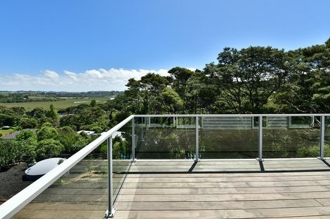 Photo of property in 299 Whangaparaoa Road, Red Beach, 0932