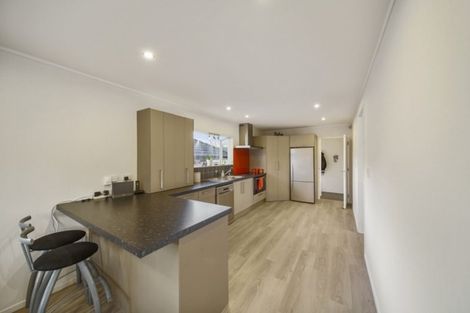 Photo of property in 8 Evanda Crescent, Conifer Grove, Takanini, 2112