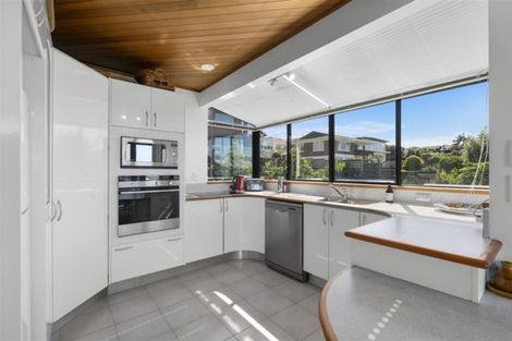 Photo of property in 2/11 Seaview Road, Castor Bay, Auckland, 0620