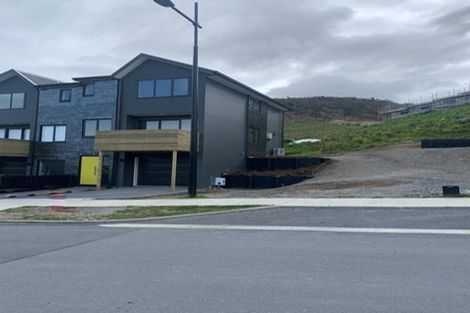 Photo of property in 5 Holystone Road, Whitby, Porirua, 5024