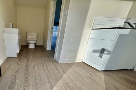 Photo of property in 38 Kervil Avenue, Te Atatu Peninsula, Auckland, 0610