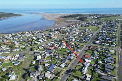 Photo of property in 99 Seabury Avenue, Foxton Beach, Foxton, 4815