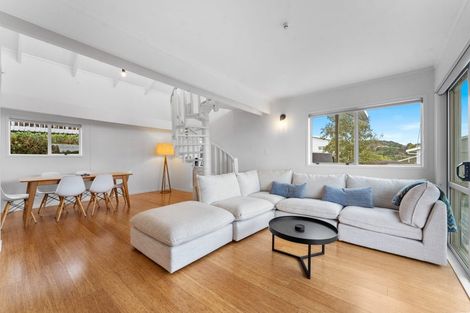 Photo of property in 43 Cumberland Street, Leigh, 0985