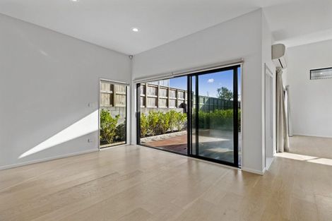 Photo of property in 5 Matau Way, Hauraki, Auckland, 0622