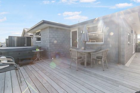 Photo of property in 79 Te Kio Crescent, Papamoa Beach, Papamoa, 3118