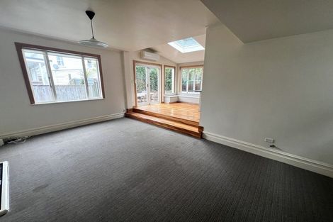 Photo of property in 127 Elizabeth Street, Mount Victoria, Wellington, 6011