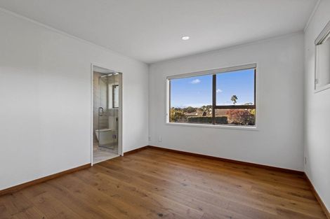 Photo of property in 13 Tarahanga Street, Northcote, Auckland, 0627