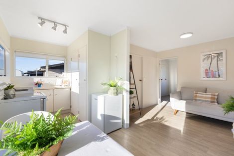 Photo of property in 2/198 Windermere Drive, Poike, Tauranga, 3112