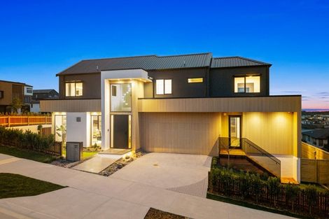Photo of property in 34 Kumukumu Road, Long Bay, Auckland, 0630