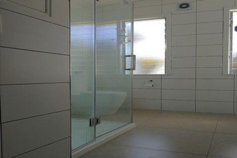 Photo of property in 29 Tamaki Bay Drive, Pakuranga, Auckland, 2010