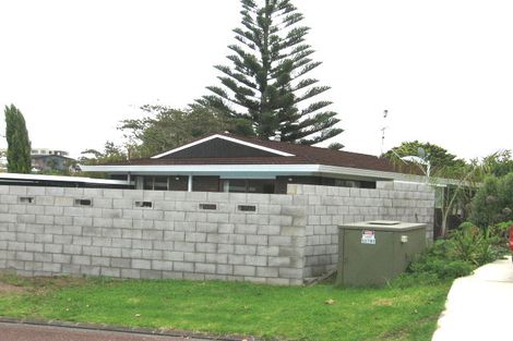 Photo of property in 10 Ganymede Place, Half Moon Bay, Auckland, 2012