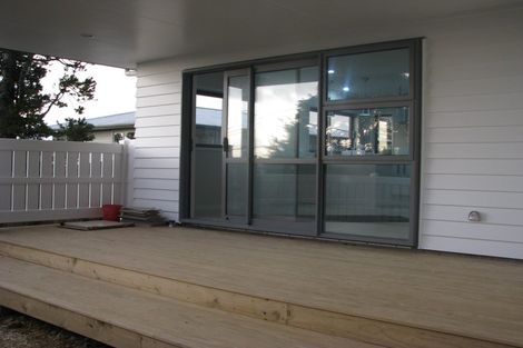 Photo of property in 124 Browns Bay Road, Rothesay Bay, Auckland, 0630