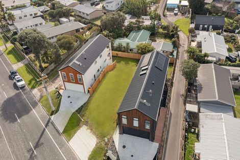 Photo of property in 1335d Papamoa Beach Road, Papamoa Beach, 3118