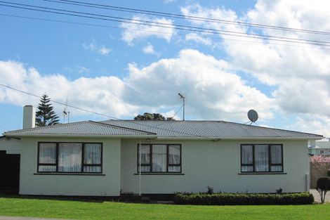 Photo of property in 39 Miro Street, Castlecliff, Whanganui, 4501