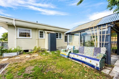 Photo of property in 111 Miromiro Road, Normandale, Lower Hutt, 5010