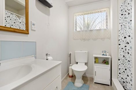 Photo of property in 15 Kingfisher Way, Te Kowhai, Hamilton, 3288