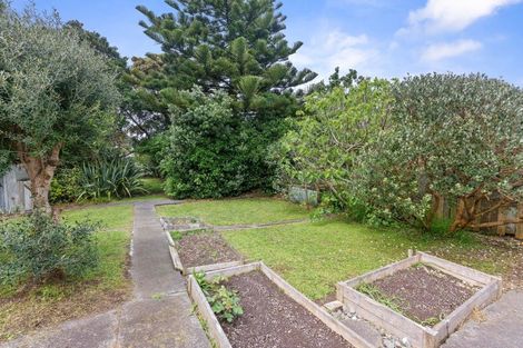 Photo of property in 8 The Avenue, Otaki Beach, Otaki, 5512