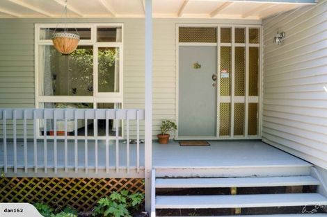 Photo of property in 21 Rauhuia Crescent, Parau, Auckland, 0604