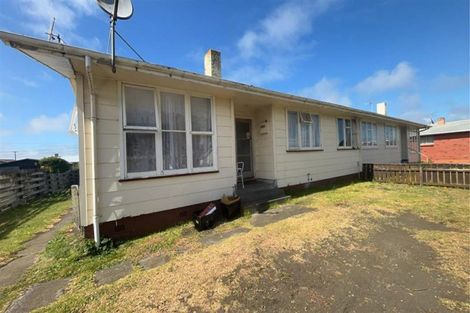 Photo of property in 12 Gibbons Crescent, Castlecliff, Whanganui, 4501