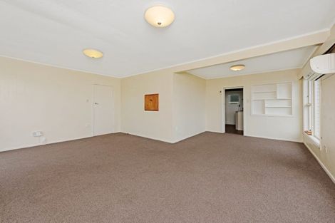 Photo of property in 46 Miles Crescent, Newlands, Wellington, 6037