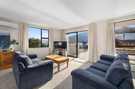 Photo of property in 13 Oregon Drive, Kelvin Heights, Queenstown, 9300