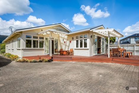 Photo of property in 5-7 Mahoe Street, Eastbourne, Lower Hutt, 5013