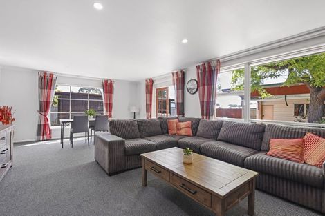 Photo of property in 104 Main North Road, Woodend, 7610