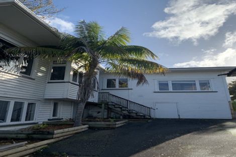Photo of property in 18 Waiohua Road, Greenlane, Auckland, 1061