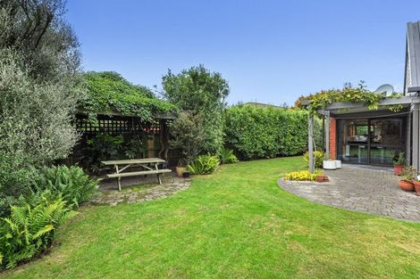 Photo of property in 24 Highland Place, Avonhead, Christchurch, 8042