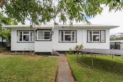 Photo of property in 166 Seaview Road, Westown, New Plymouth, 4310