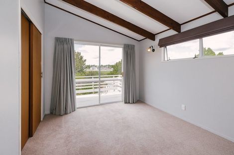Photo of property in 53 Wikiriwhi Crescent, Awapuni, Palmerston North, 4412
