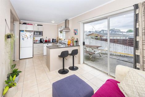 Photo of property in 8 Snead Place, Hamilton East, Hamilton, 3216