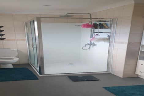 Photo of property in 28 Langana Avenue, Browns Bay, Auckland, 0630