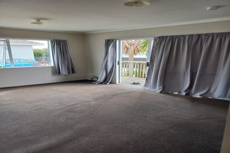 Photo of property in 47 Fairclough Road, Beach Haven, Auckland, 0626